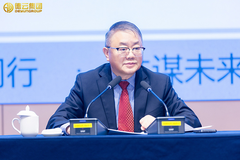 董事長(zhǎng)講話.jpg 董事長(zhǎng)講話.jpg